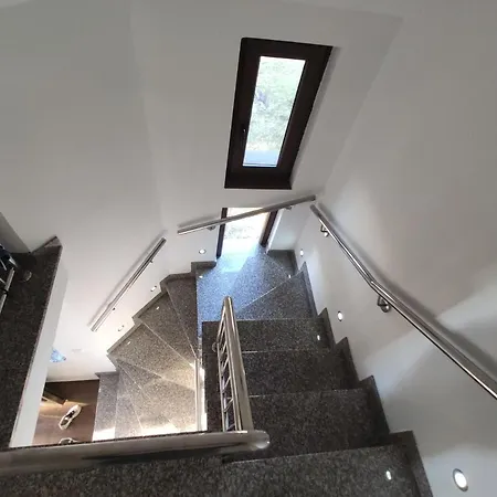 Kuca U Prirodi בית נופש *