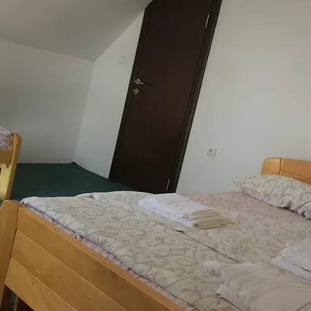 Semesterbostad Kuca U Prirodi